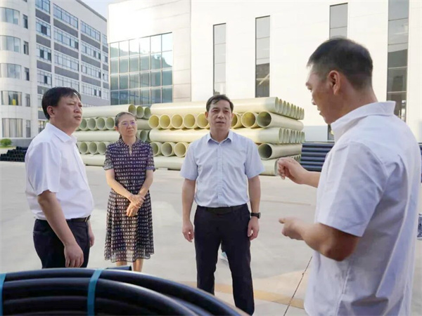 陈阳山副市长莅临虔塑管业调研指导